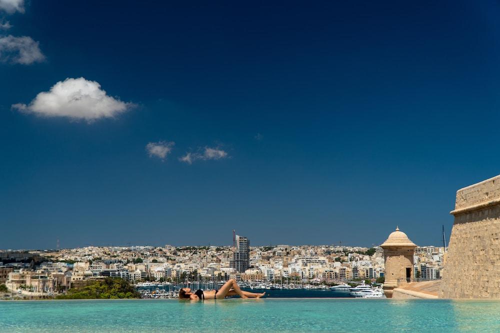 The Phoenicia Malta Floriana Exterior photo View of the city of Rhodes