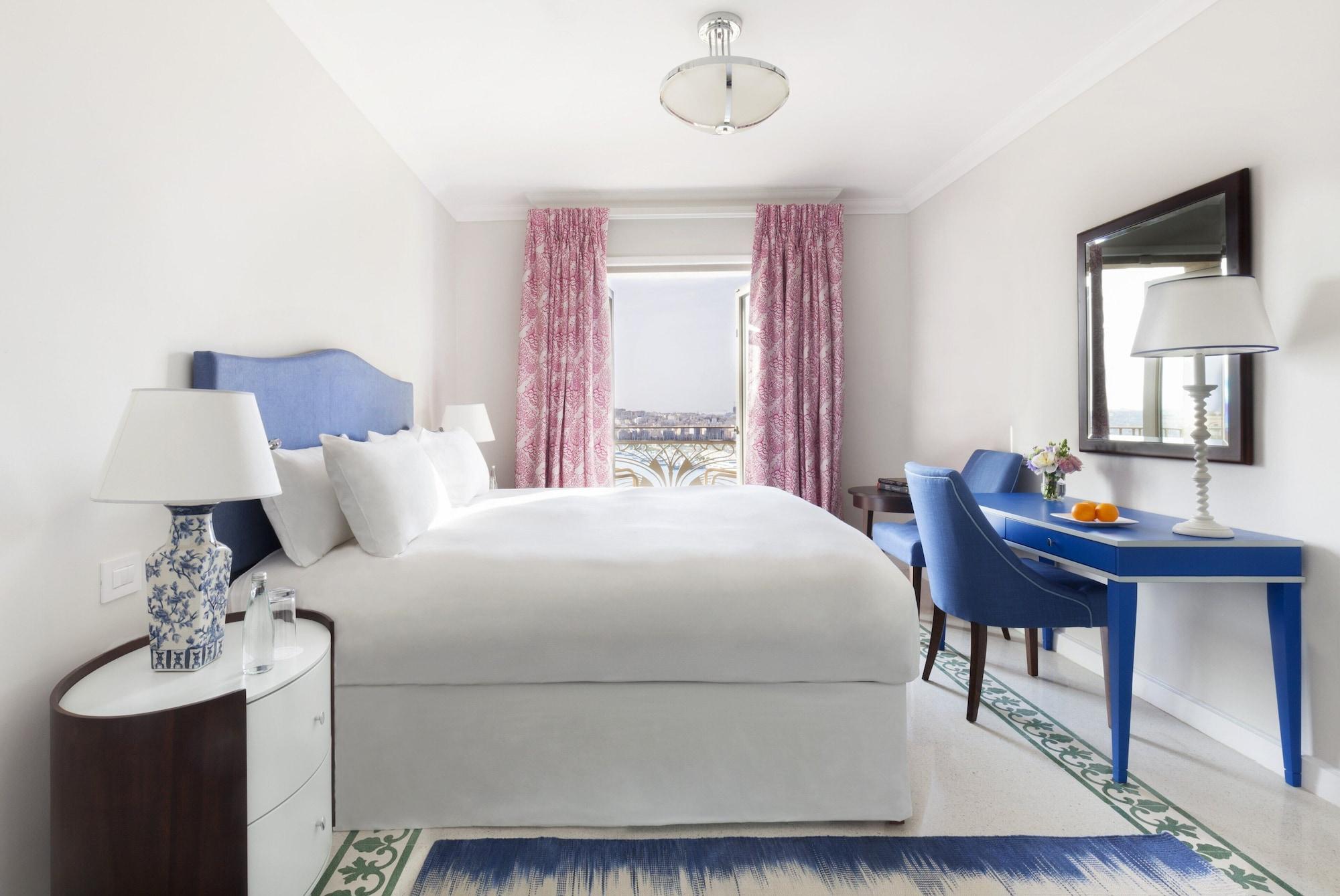 The Phoenicia Malta Floriana Exterior photo A bedroom at the Hotel