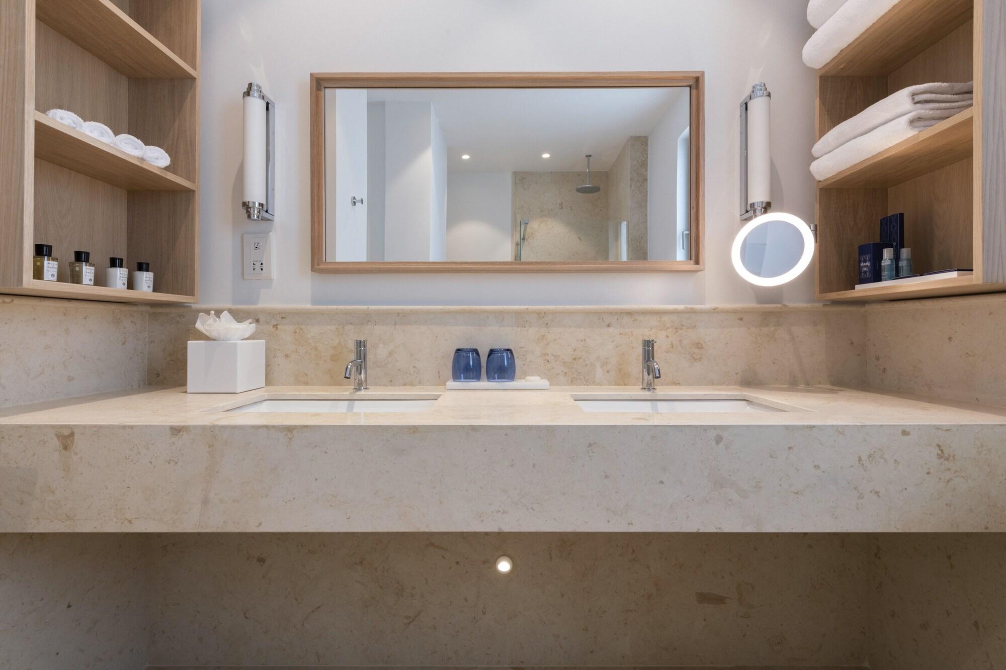 The Phoenicia Malta Floriana Exterior photo Bathroom