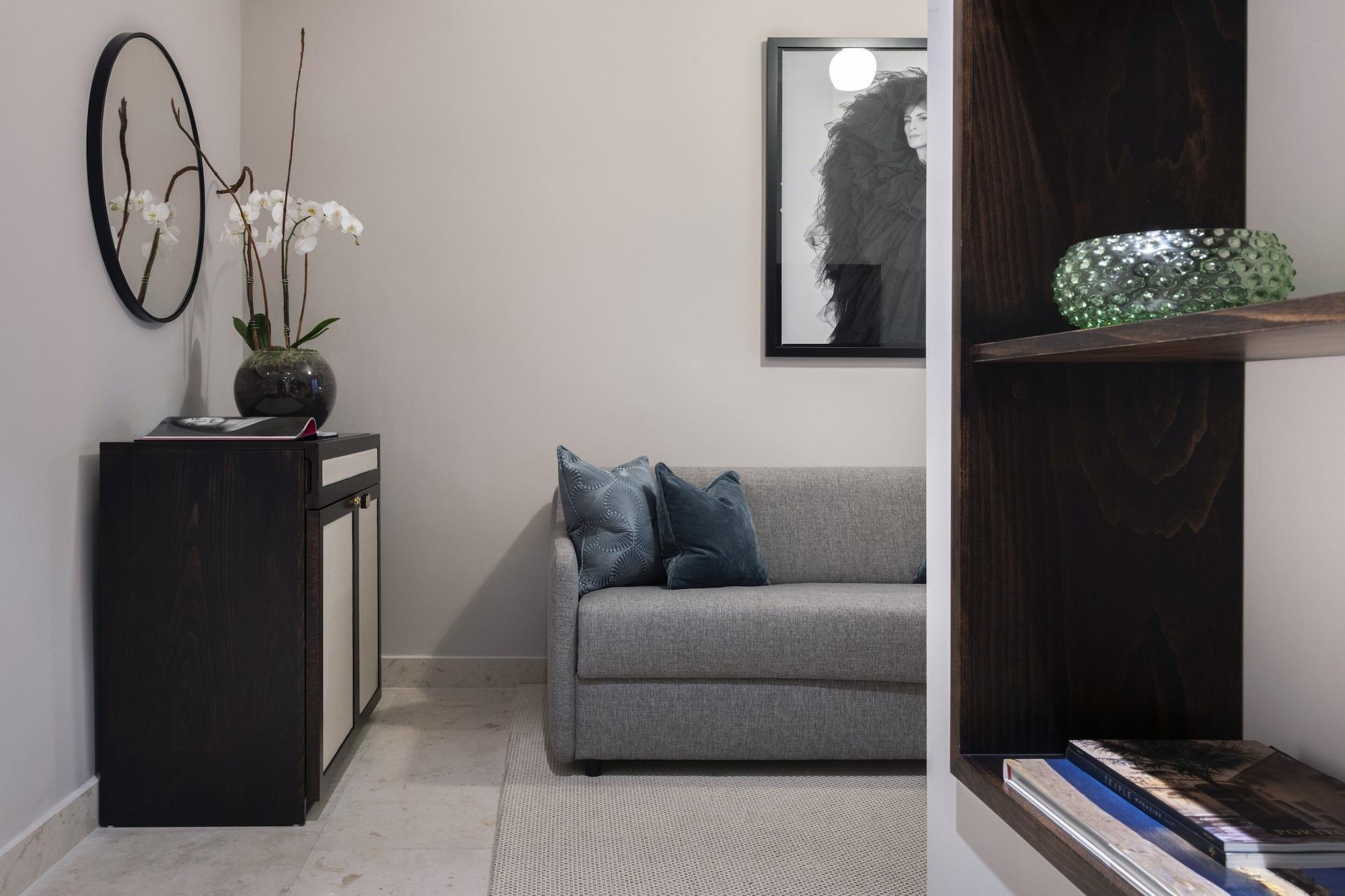 The Phoenicia Malta Floriana Exterior photo A living room in a private house
