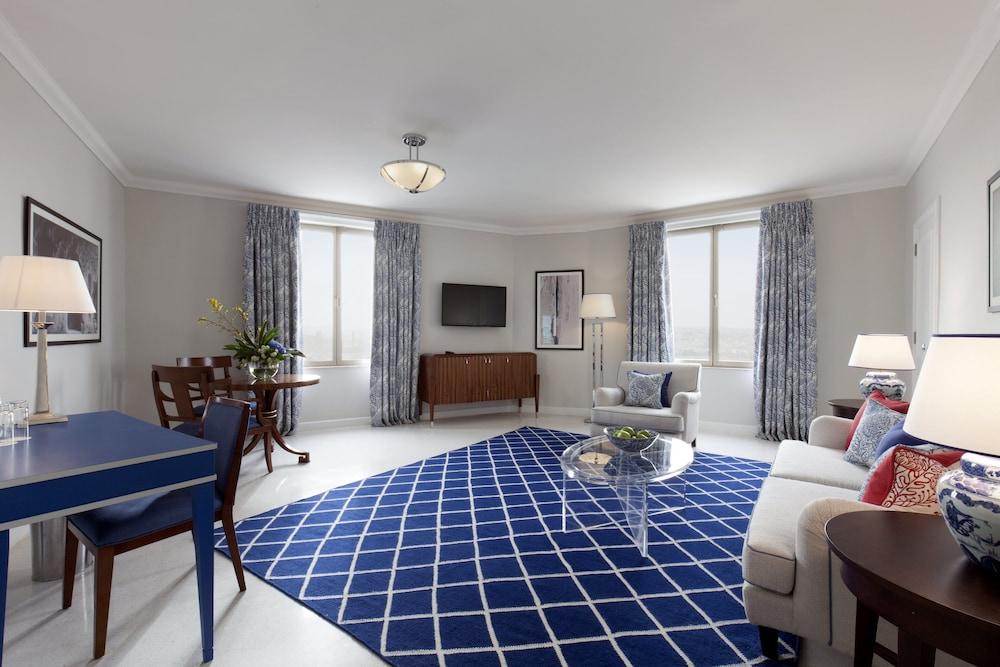 The Phoenicia Malta Floriana Exterior photo A living room