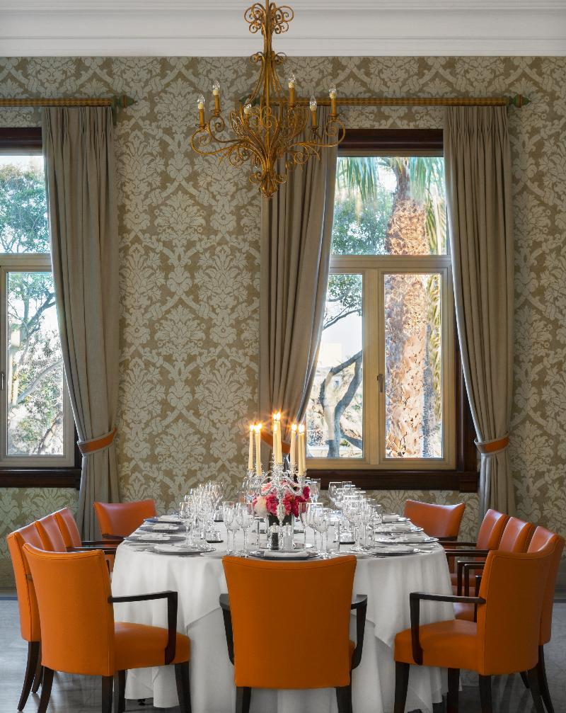 The Phoenicia Malta Floriana Exterior photo The dining room
